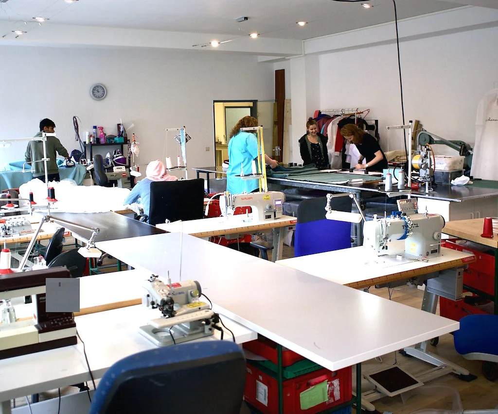 Atelier-Arbeitsplatz in Barmbek – Vornel Bride